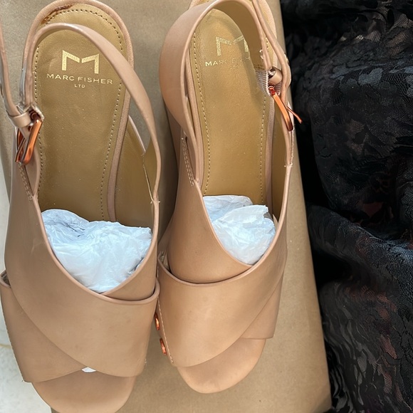 MARC FISHER BIANKA WEDGE SANDALS Size 7.5 - Picture 2 of 6